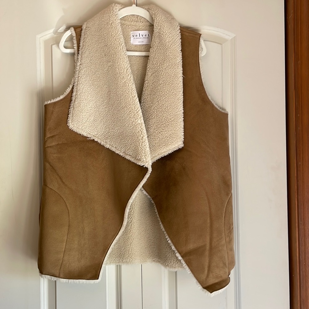 Velvet by Graham and Spencer Sherpa Vest - New - Picture 2 of 4